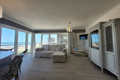 Appartement met panoramisch uitzicht op zee