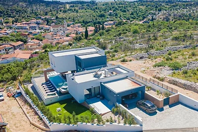Villa in Zaton mit Schwimmbecken
