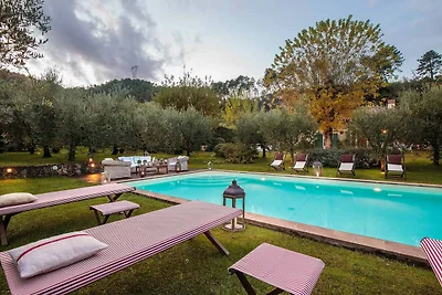 Boerderij met privézwembad in Camaiore