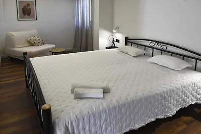 Luxury Slatine Apartments with Terrace and Ga...