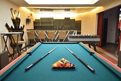 Trooz Villa mit Pool & Sauna