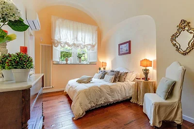 Ampio appartamento con giardino privato