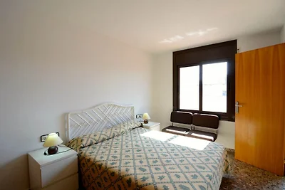 Apartment in L’Escala mit Terrasse