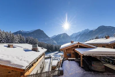 Chalet cerca del telesilla con jardín