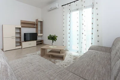 Sunny Elegant Apartments in Trogir - Standard...