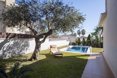Elegante villa en Calafell con piscina