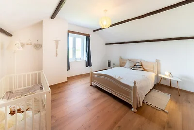 Charmantes Ferienhaus, umgeben von Grün, im H...