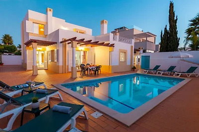 Villa für 6 Personen mit Garten