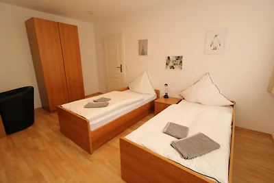Zentrales Apartment in Messenähe