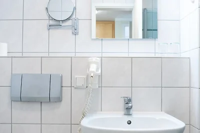 Ferienwohnung mit möblierten Balkon in Sellin