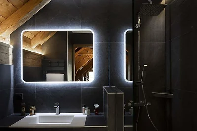 Weelderig chalet met hottub en sauna