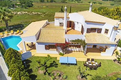 Villa mit privatem Pool in Südlage