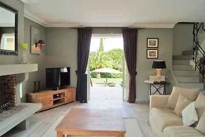 Accogliente villa a Mougins con piscina...