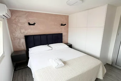 Küstenurlaub für 2 Personen in Sukošan