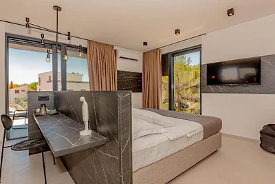 Four Bedroom Villa with pool
