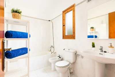 Wohnung in Cala Blanca mit Blick auf den Pool