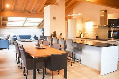 Chalet in den Alpen am Genfersee