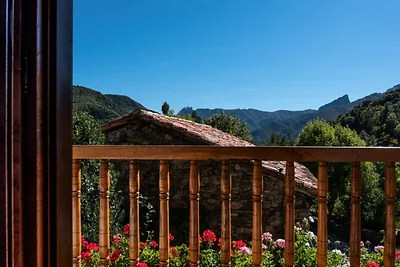Casa a Liébana con vista sulle montagne