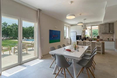 Luxuriöse Villa mit Sprudelbad