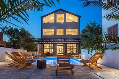 Villa in der Nähe von Zadar für 16 Gäste