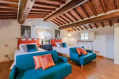 Villa in Monte San Quirico mit Garten