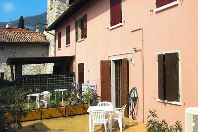 Apartment in Toscolano Maderno near the lake