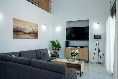 Private Villa mit Pool und Terrasse