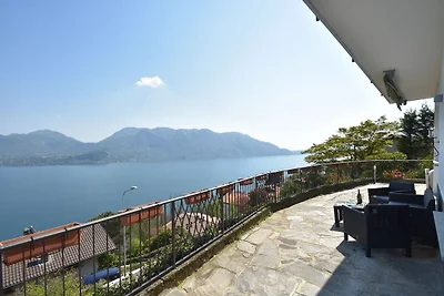 Schöne Ferienwohnung mit Panoramabalkon