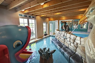 Chalet spacieux avec piscine pour 4 personnes