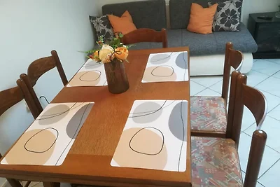Apartment mit Balkon