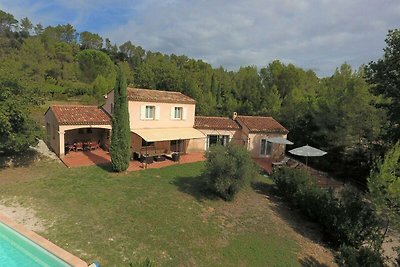 Haus in Montfort-sur-Argens mit Garten