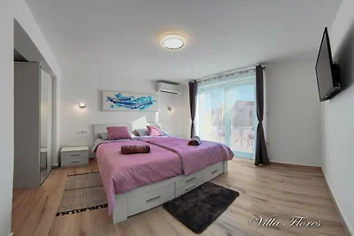 Villa in Marcana mit Schwimmbecken