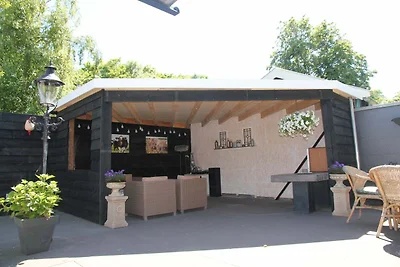 Moderna casa vacanze con veranda a Limmen