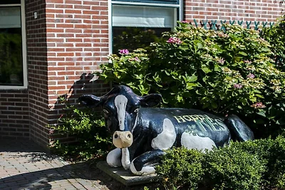 Ferienhaus in Nes mit Schwimmbecken