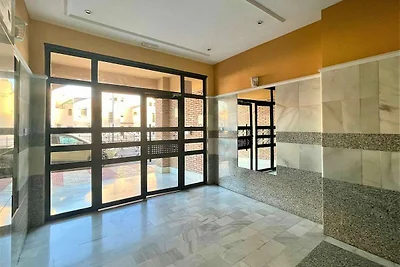 Appartamento a Roquetas de Mar con balcone