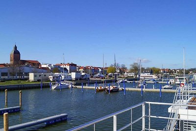 Hausboot Floating House in Ribnitz-Damgarten