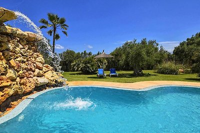 Luxuriöse Villa nur 2 km vom Strand entfernt