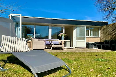 Bungalow in Sint Maartenszee am Strand