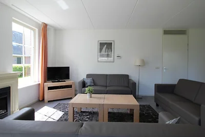 Klassische Strandvilla mit Whirlpool
