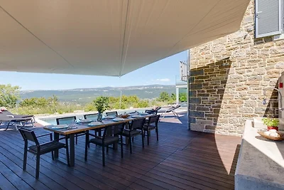 Villa in Buzet mit Schwimmbecken