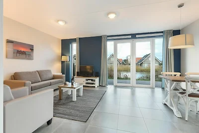 Sfeervol huis met 2 badkamer, op 700 m.