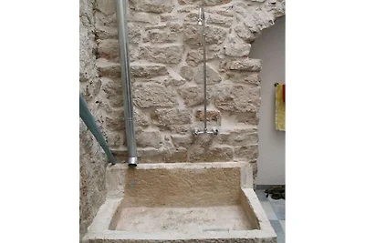 Ferienhaus in Betina mit Schwimmbecken