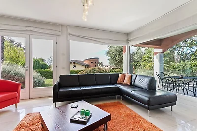 Villa a Barassovicino al centro