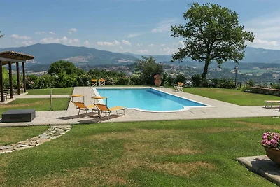 Schönes Herrenhaus in Poppi mit Pool