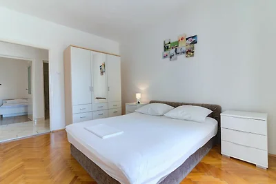 Apartment in Senj Lika-Karlovac mit Terrasse