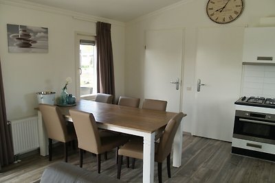 Goed ingericht chalet nabij Brunssummerheide