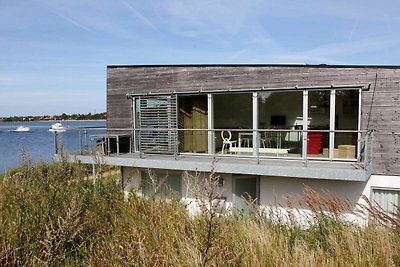 Modernes Ferienhaus in Stege mit Whirlpool