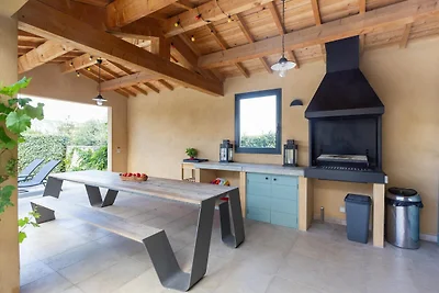 Villa a Malaucene con giardino privato