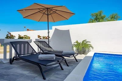 Helle Wohnung mit Gemeinschaftspool