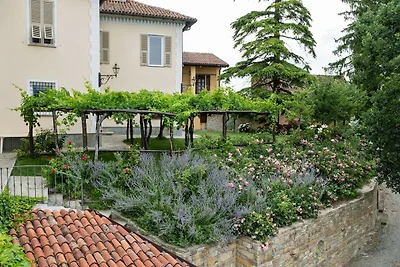 Villa in Ovada mit Pool und Hügelblick